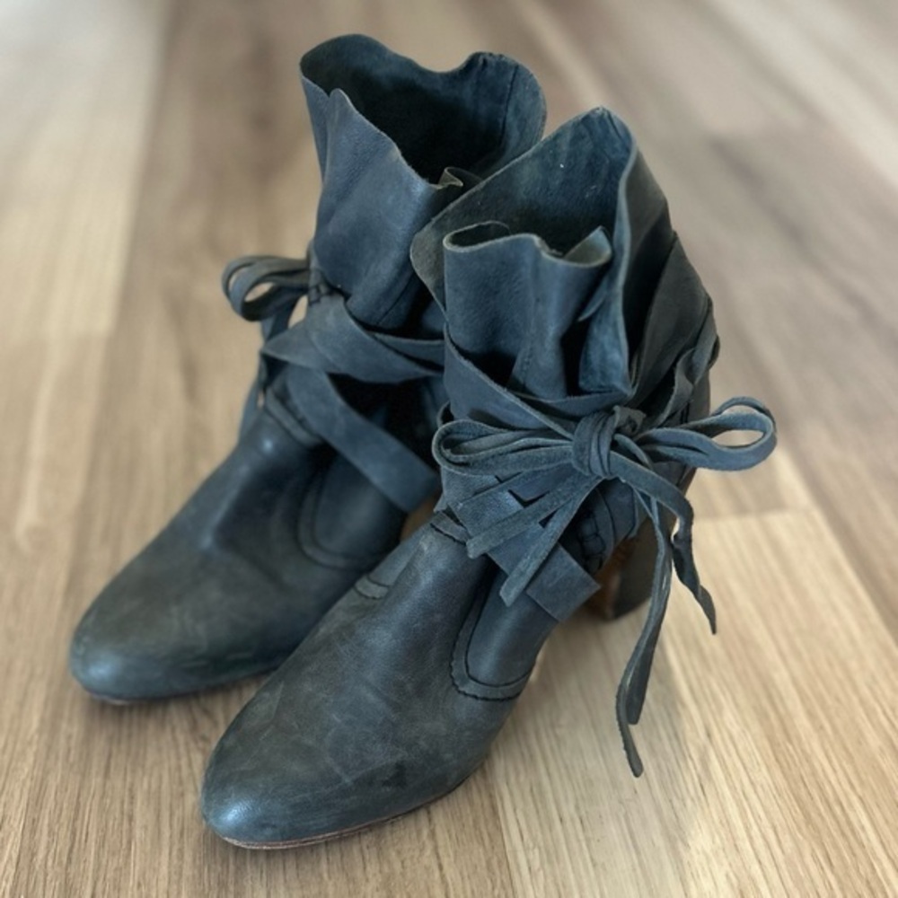 Free People seven wonders black heel booties size